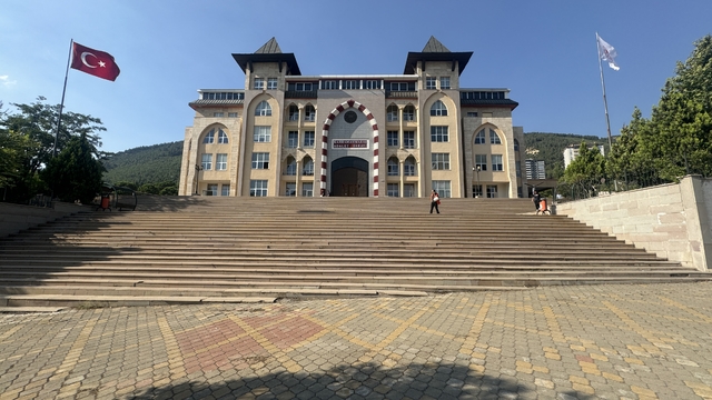 Depremde 76 kişinin öldüğü Ebrar Sitesi K Blok'a ilişkin davanın görülmesine devam edildi