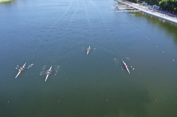 Türkiye'nin olimpik standartlardaki tek parkuru Meriç Nehri'nde ilk resmi kürek yarışları başladı