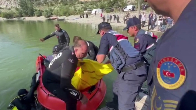 Bedirhan, serinlemek için girdiği baraj gölünde boğuldu