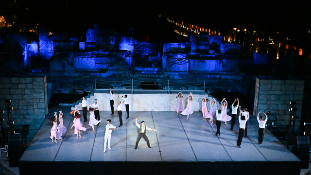 7. Uluslararası Efes Opera ve Bale Festivali "Zorba" balesiyle sona erdi