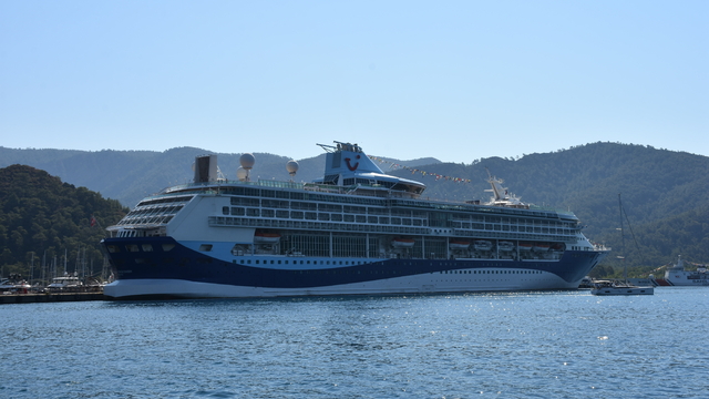 Yolcu gemisi Marella Discovery, "ana limanı" Marmaris'e geldi