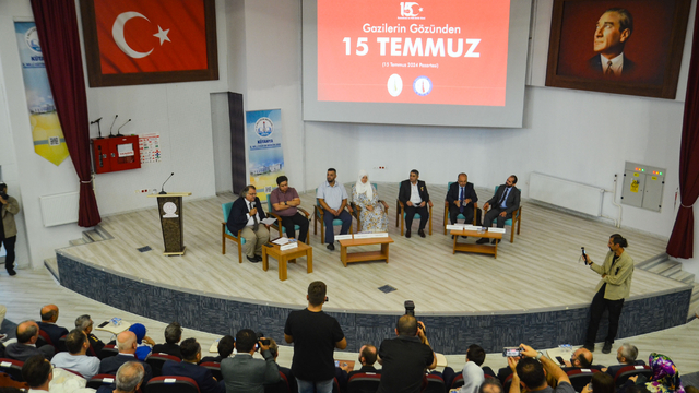 Kütahya'da "Gazilerin Gözünden 15 Temmuz" paneli yapıldı