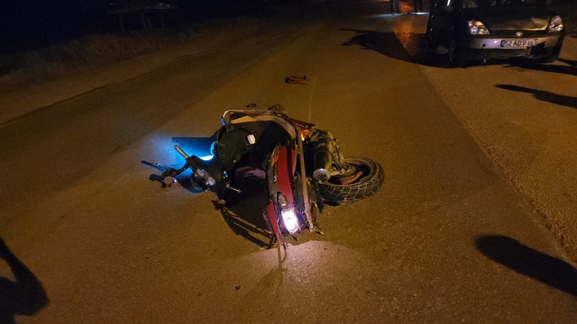 Suluova'da otomobille çarpışan motosikletteki 2 kişi yaralandı