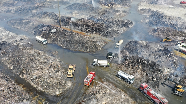 Aydın'da kağıt fabrikasında çıkan yangın 6. gününde kontrol altına alındı