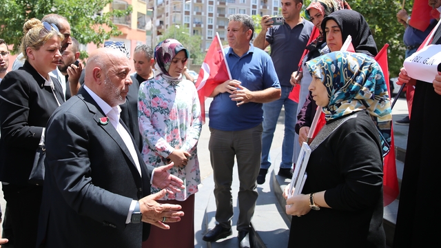 HAK-İŞ Genel Başkanı Arslan, Diyarbakır annelerini ziyaret etti: