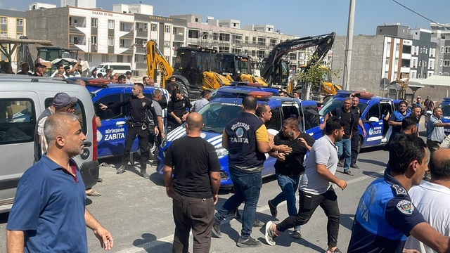 Şanlıurfa'da zabıta ile seyyar satıcılar arasında kavga: 15 yaralı