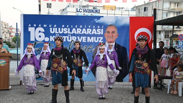 Anamur'da "16. Uluslararası Kültür ve Muz Festivali" başladı