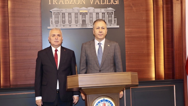 İçişleri Bakanı Yerlikaya, Trabzon'da güvenlik toplantısında konuştu: