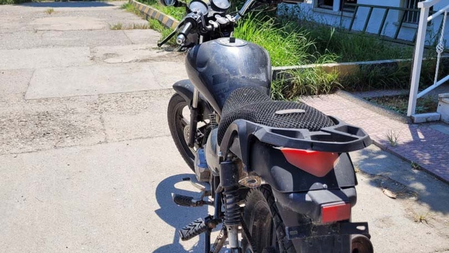 Çalıntı motosiklet, 8 yıl sonra bulunarak sahibine teslim edildi