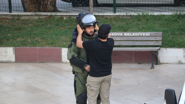 Amasya'da şüpheli çanta fünye ile patlatıldı