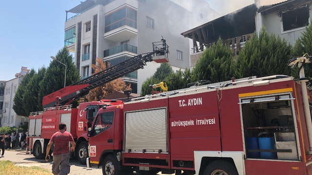 Aydın'da bir evin çatısında çıkan yangın söndürüldü
