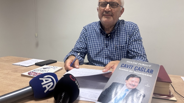 Cavit Çağlar'ın "Fırtınalı Bir Yaşam Öyküsü" kitabı Konya'da konuşuldu