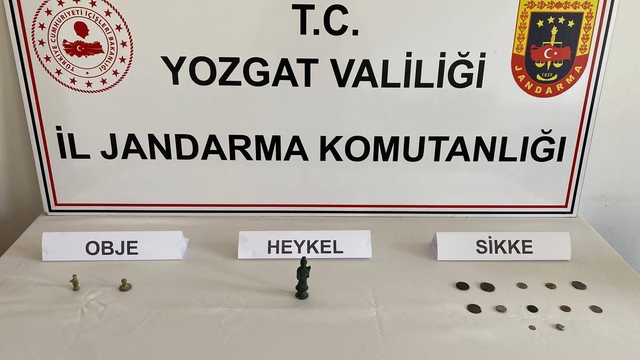 Yozgat'ta tarihi eser niteliğinde 12 sikke, 2 obje, 1 heykel ele geçirildi