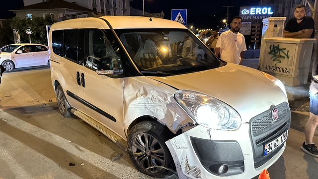 Gerze'de motosikletle otomobilin çarpıştığı kazada 1 kişi yaralandı