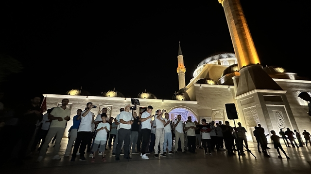 İsrail'in Gazze'ye yönelik saldırıları Antalya'da protesto edildi