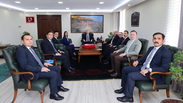 Mardin Valisi Tuncay Akkoyun, Mardin'e yeni atanan Vali yardımcıları ve kaymakamları kabul etti