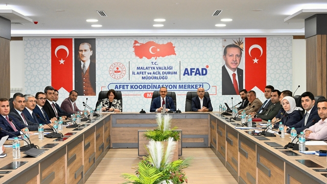 Çevre, Şehircilik ve İklim Değişikliği Bakan Yardımcısı Varank, Malatya'da koordinasyon toplantısına katıldı