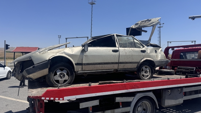 Kayseri'de devrilen otomobildeki 6 kişi yaralandı