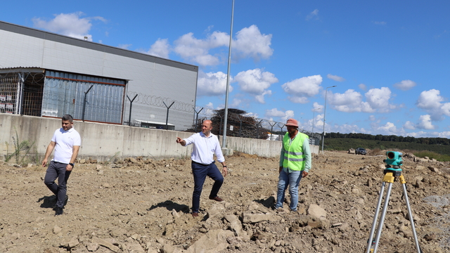 Ferizli Kaymakamı Balcı, OSB'deki altyapı çalışmalarını inceledi