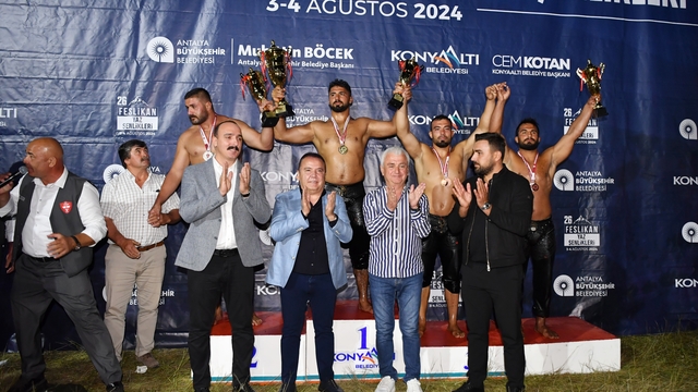 26. Feslikan Yağlı Güreşleri'nde başpehlivan Enes Doğan oldu
