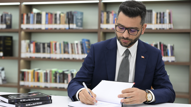 İletişim Başkan Yardımcısı Doç. Dr. Özdemir: "Yeniden kurgulanmış küresel bir sisteme ihtiyaç var"