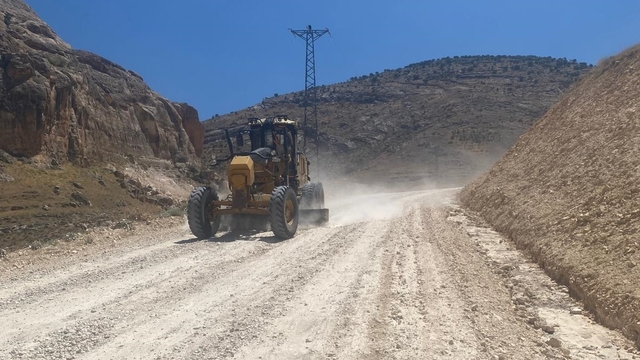 Hasankeyf Kalesi yolunda tesviye çalışması