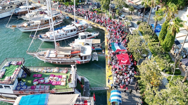 Bodrum Gazze'ye Destek Platformu Üyeleri Filistin'e destek için yürüdü