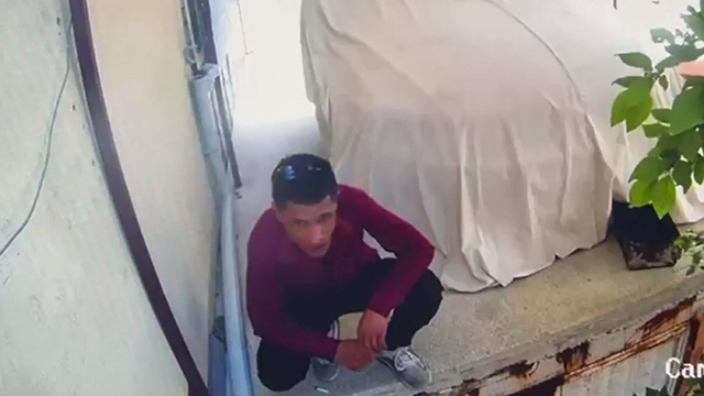 Kadın kıyafetleri giyen hırsız, önce kameraya ardından polise yakalandı