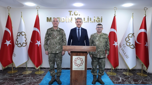 Tümgeneral Fedai Ünsal'dan Mardin Valisi Akkoyun'a veda ziyareti