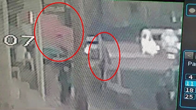 Mardin'de TIR'ın altında kalan kadının hayatını kaybettiği kaza anı, kamerada