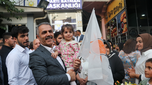 AK Parti Batman İl Başkanlığına atanan Hüseyin Şansi göreve başladı