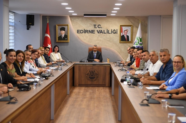 Edirne Valisi Sezer, muhtarlarla bir araya geldi