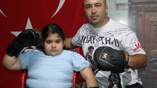 11 yılda 12 ameliyat ve 10 yara tedavisi olan Zeynep, muay thai ile hayata sarıldı