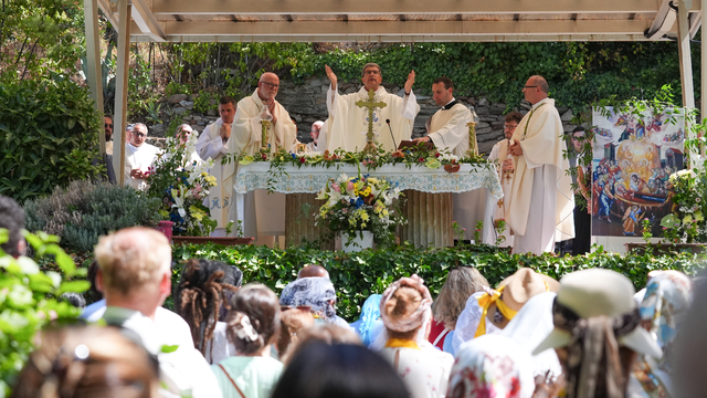 Meryem Ana Evi'nde "Meryem Ana'nın Göğe Yükseliş Günü" ayini yapıldı
