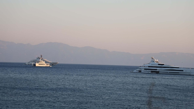 Manchester City'nin sahibi Şeyh Mansur ile Bill Gates'in yatları Bodrum'da