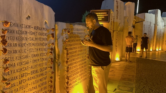 Yalova'da, Marmara Depremi'nde hayatını kaybedenler anıldı