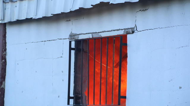 GÜNCELLEME - Antalya'da kağıt fabrikasındaki yangın kontrol altına alındı