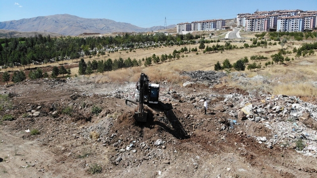 Doğanşehir'de deprem konutları için alternatif yol çalışması yapılıyor