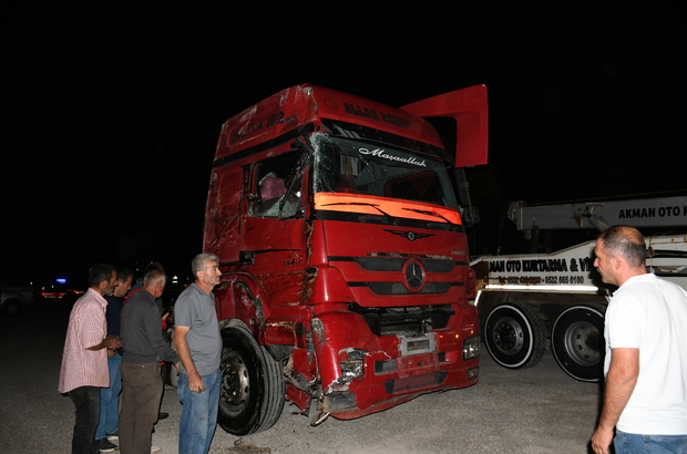 Mengen'de devrilen tırın sürücüsü yaralandı