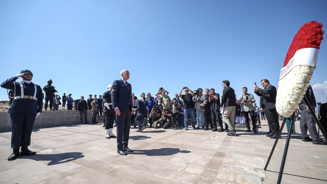 TBMM Başkanı Kurtulmuş, Kocatepe Başkomutan Mustafa Kemal Anıtı'ndaki törene katıldı