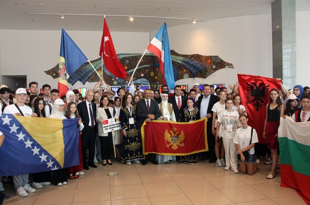 Edirne'de öğrenci yaz kampı 12 Balkan ülkesinden 400 öğrenciyle başladı