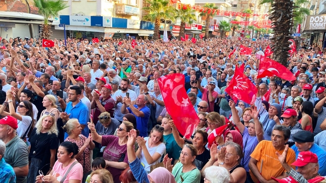 Özgür Özel: Kılıçdaroğlu'nu hapse atmak için cesedimi çiğnemeniz lazım (2)