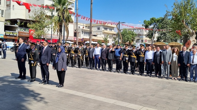 Gaziantep'in ilçelerinde 30 Ağustos Zafer Bayramı kutlandı