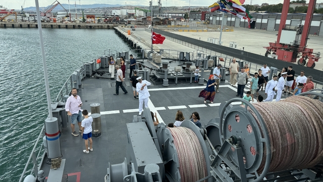 Tekirdağ'da "TCG Işın" gemisi ziyarete açıldı