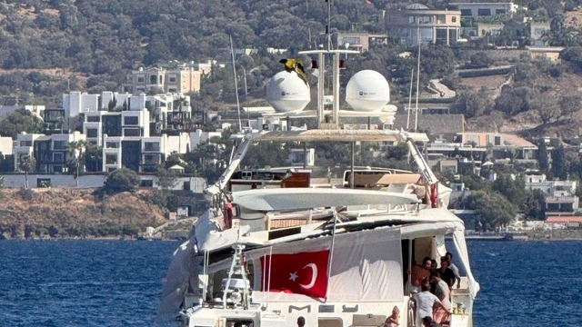 Bodrum'da mega yat ile motoryat çarpıştı; o anlar kamerada