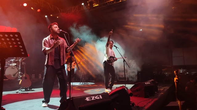 "İkilem" müzik grubu, Kiraz'da konser verdi