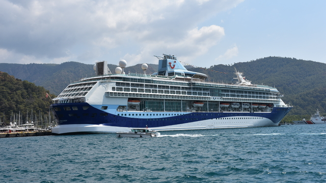 Yolcu gemisi Marella Discovery, "ana limanı" Marmaris'e geldi