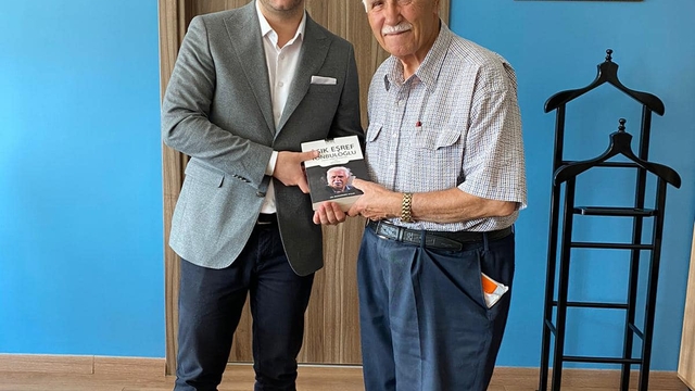 Aşık Eşref Tonbuloğlu, Almus Kaymakamı Emre Çömen'i ziyaret etti