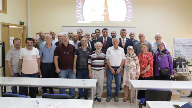 Kütahya'da 60 ve üzeri yaşlardaki bireyler için "3. Yaş Üniversitesi" açıldı