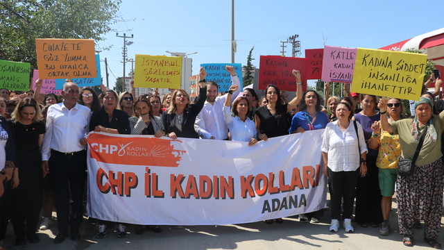 Adana'daki kadın cinayeti protesto edildi